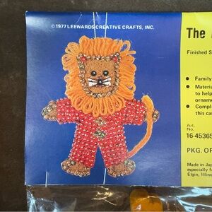 NEW 1977 LEEWARDS CREATIVE CRAFTS, INC. The Brave Lion
Ornament kit 16-45365 VTG